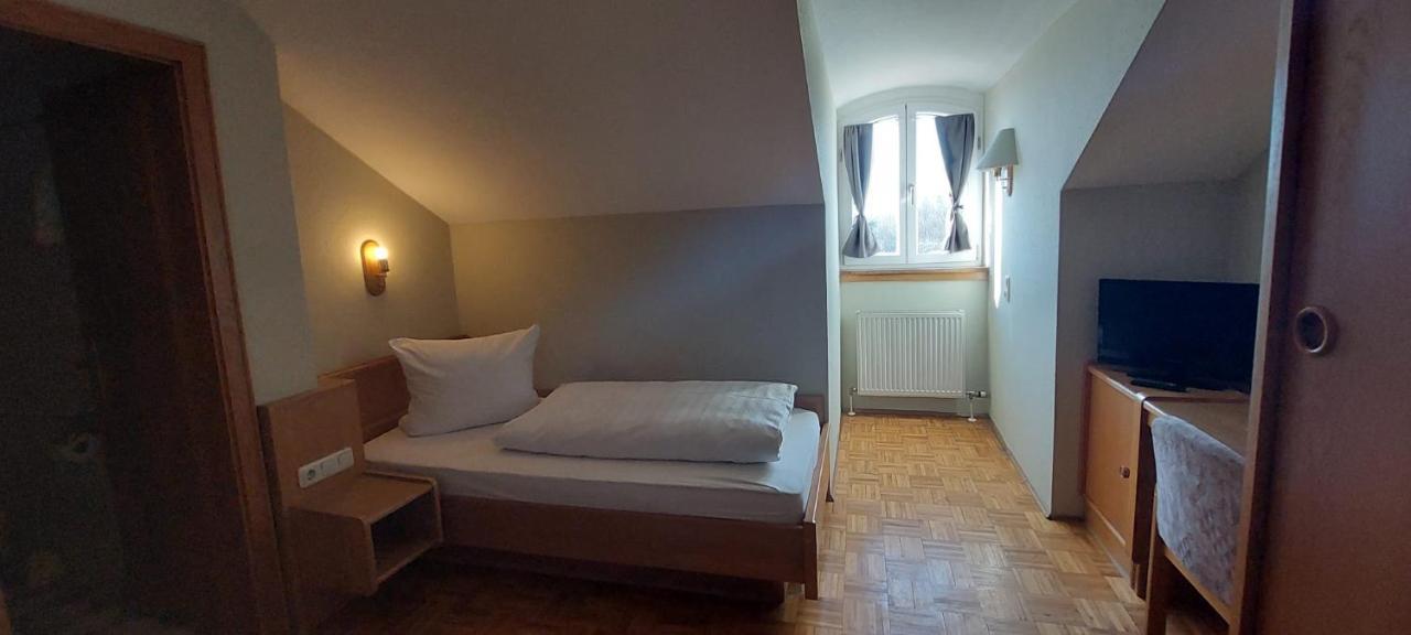 Hotel-Restaurant Kreuzhuber Neuburg am Inn エクステリア 写真