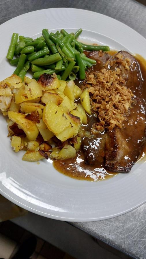 Hotel-Restaurant Kreuzhuber Neuburg am Inn エクステリア 写真