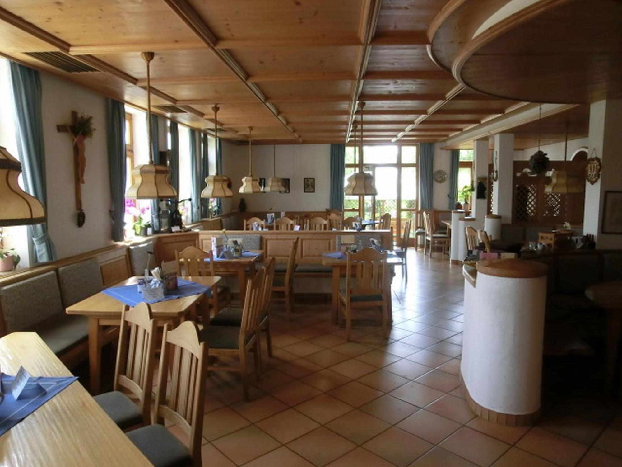 Hotel-Restaurant Kreuzhuber Neuburg am Inn エクステリア 写真